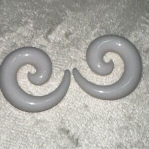 New 9 mm Ear Stretchers piercings Earrings lobes never worn